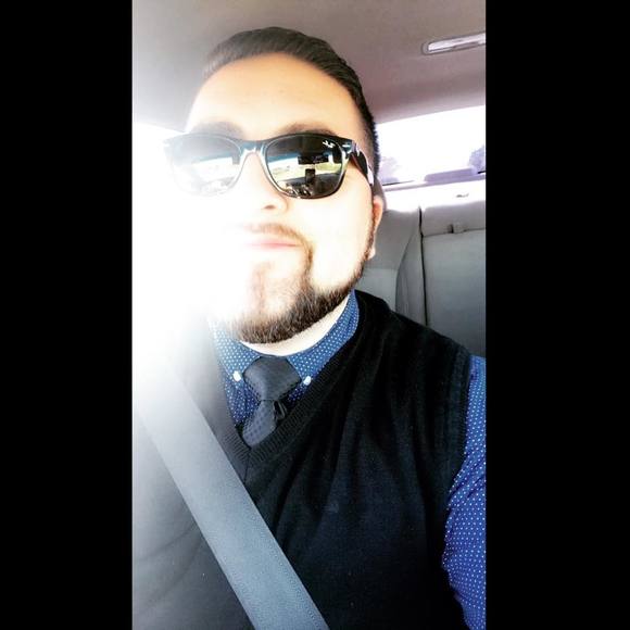 Meet your Posher, Juan - Picture 1 of 1